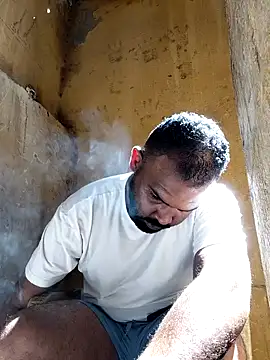 Snapshot of ListedLoin chatting on October 2025 10:34:02 AM ListedLoin online show from October 2025 10:34:02 AM