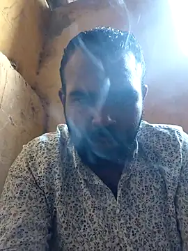 Snapshot of ListedLoin chatting on November 2025 12:40:02 PM ListedLoin online show from November 2025 12:40:02 PM