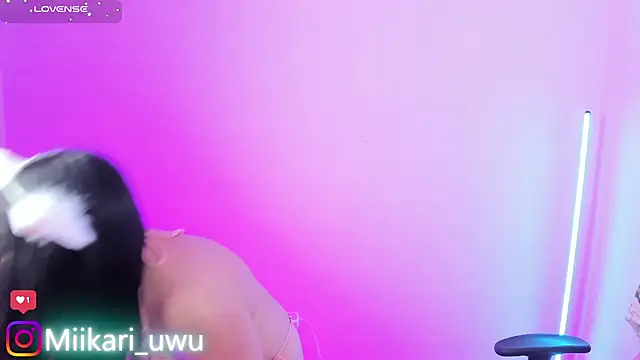 Ahri Elderwood online show from November 2025 03:40:02 AM