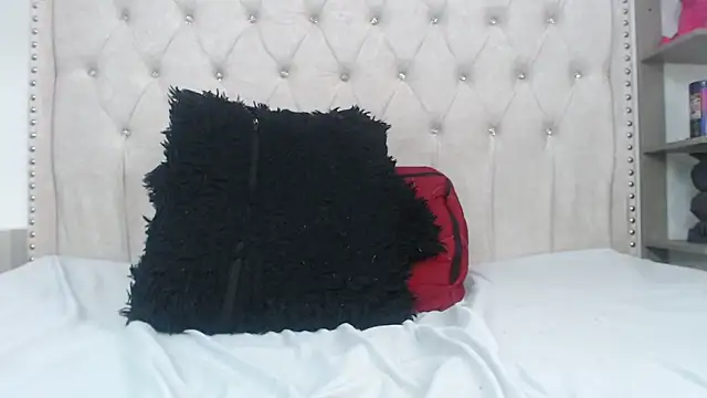 Abril Squirt online show from March 2026 09:43:02 PM