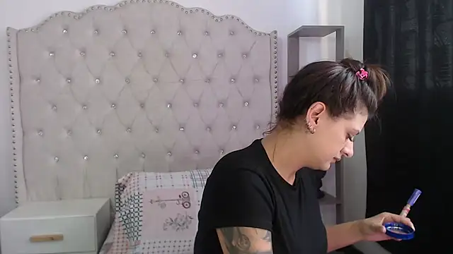 Abril Squirt online show from March 2026 06:36:01 PM