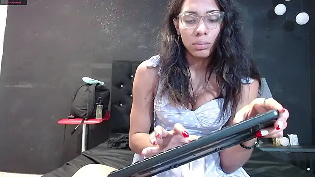 Snapshot of EmilyGomezLS chatting on March 2025 11:20:01 AM EmilyGomezLS online show from March 2025 11:20:01 AM