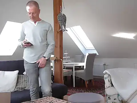 maxmueller321 online show from February 2026 12:56:02 PM