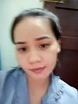 Ngoc-Trinh online show from January 2025 06:13:02 AM