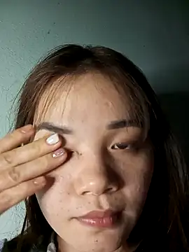 Ngoc-Trinh online show from January 2025 03:22:02 PM