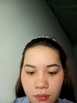 Ngoc-Trinh online show from February 2025 04:11:02 PM