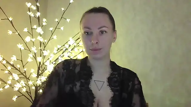  Leslyy Solo 1 online show from February 2025 02:56:02 PM