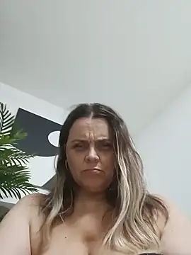 hugebobbs online show from July 2026 09:14:02 AM