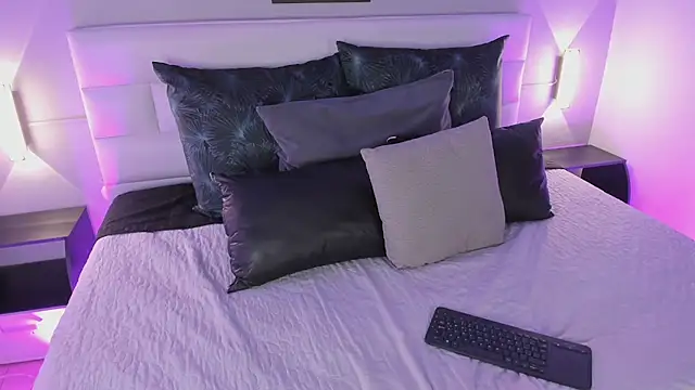 sofi bakerr online show from October 2025 11:38:02 AM