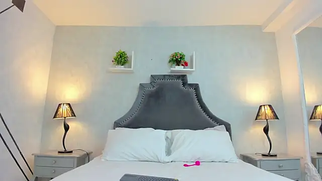 AnntoniaWood online show from December 2024 01:03:01 PM