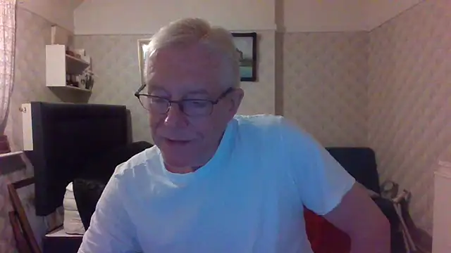 Snapshot of shaun63m chatting on May 2026 12:18:02 AM shaun63m online show from May 2026 12:18:02 AM