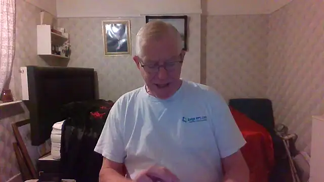 Snapshot of shaun63m chatting on June 2026 12:36:01 AM shaun63m online show from June 2026 12:36:01 AM