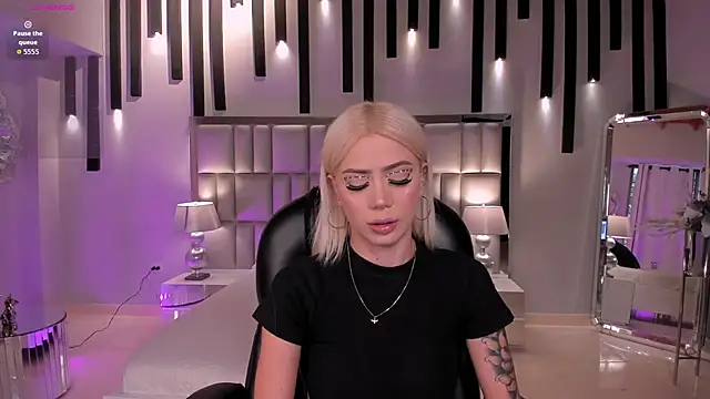 HannaConnor  online show from March 2026 09:01:02 PM