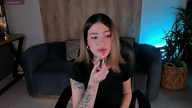 ViolettHansson online show from March 2025 09:48:01 PM