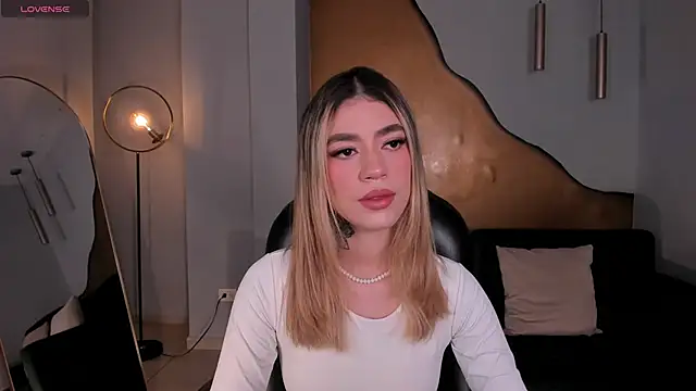 ViolettHansson online show from February 2026 11:47:02 AM