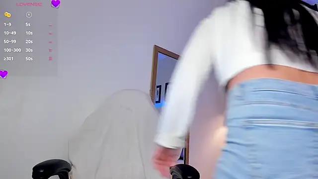 Snapshot of aliscollins_ chatting on February 2025 02:23:02 AM aliscollins online show from February 2025 02:23:02 AM