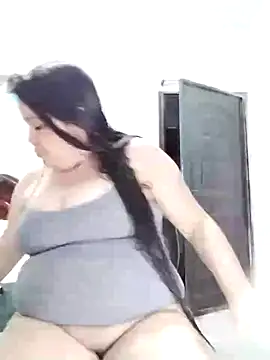 Snapshot of lunanataly chatting on January 2025 02:40:02 PM lunanataly online show from January 2025 02:40:02 PM