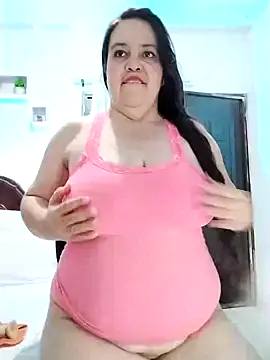 Snapshot of lunanataly chatting on February 2025 07:56:01 PM lunanataly online show from February 2025 07:56:01 PM