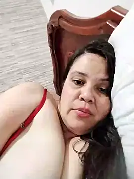 Snapshot of lunanataly chatting on February 2025 11:43:02 PM lunanataly online show from February 2025 11:43:02 PM