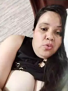 Snapshot of lunanataly chatting on February 2025 11:44:02 PM lunanataly online show from February 2025 11:44:02 PM