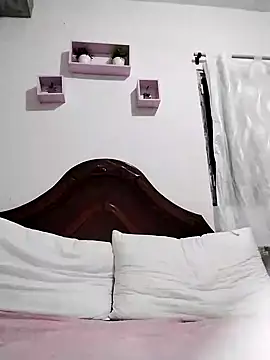 Snapshot of lunanataly chatting on February 2025 11:04:02 PM lunanataly online show from February 2025 11:04:02 PM