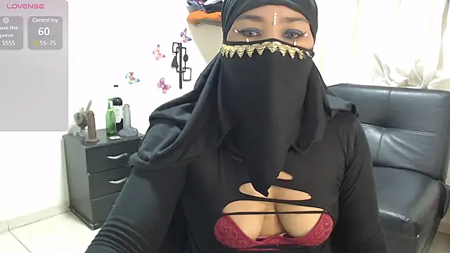 Snapshot of Aaliyah_brown chatting on January 2025 08:44:02 AM Aaliyah brown online show from January 2025 08:44:02 AM