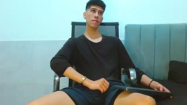 jhony-sex online show from April 2026 07:22:01 AM