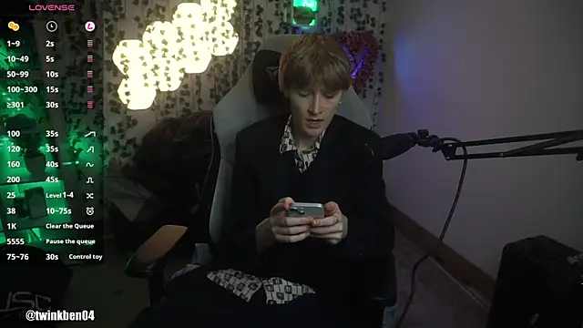 twinkben online show from September 2025 07:39:02 PM