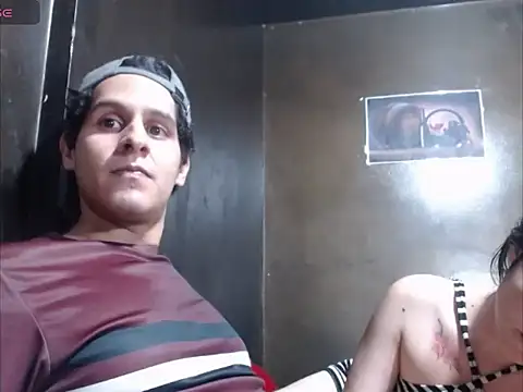 blackwolf whitebee online show from November 2025 03:48:01 AM