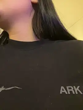 Snapshot of IrisBaker chatting on October 2025 09:17:02 PM IrisBaker online show from October 2025 09:17:02 PM