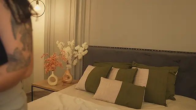 IrisBaker online show from February 2026 10:44:01 PM