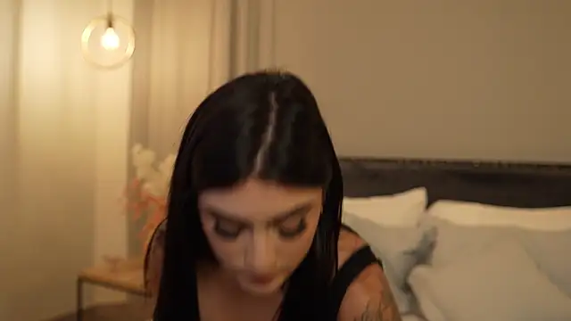 IrisBaker online show from April 2026 10:15:01 PM