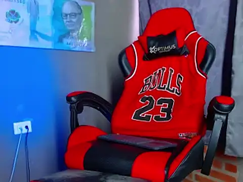 smoker445 online show from March 2025 12:31:02 PM