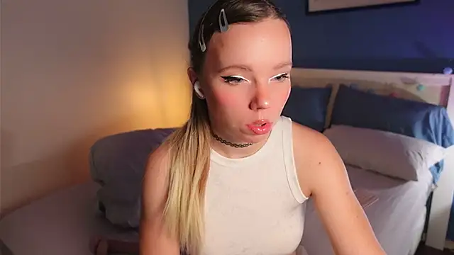 Ayra Lust online show from March 2026 01:44:02 PM