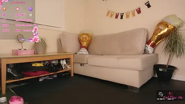 Milky flexy cat online show from September 2025 03:28:02 PM