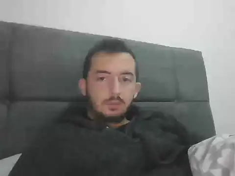 laynufff online show from December 2025 05:42:02 PM