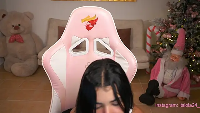 Snapshot of its_lola24 chatting on December 2024 03:23:02 AM its lola24 online show from December 2024 03:23:02 AM