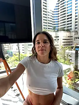 JuicyFruits93 online show from January 2026 04:59:01 AM