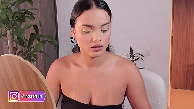 rossth1 online show from October 2025 07:34:01 PM