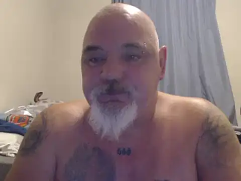 Snapshot of Newfiesausage1972 chatting on December 2024 06:38:02 PM Newfiesausage1972 online show from December 2024 06:38:02 PM