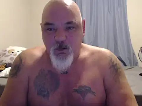 Snapshot of Newfiesausage1972 chatting on January 2025 12:27:02 PM Newfiesausage1972 online show from January 2025 12:27:02 PM