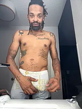 Snapshot of 1BeautyN1Beast chatting on October 2025 12:37:02 PM 1BeautyN1Beast online show from October 2025 12:37:02 PM