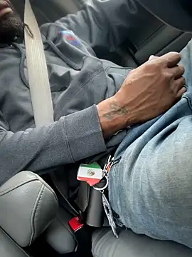 Snapshot of 1BeautyN1Beast chatting on October 2025 01:11:01 PM 1BeautyN1Beast online show from October 2025 01:11:01 PM