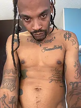 Snapshot of 1BeautyN1Beast chatting on October 2025 11:35:02 PM 1BeautyN1Beast online show from October 2025 11:35:02 PM