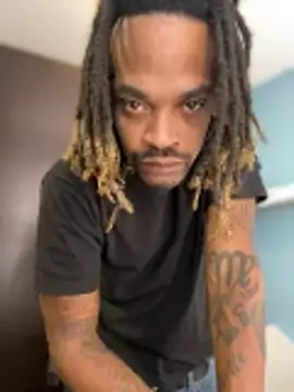 Snapshot of 1BeautyN1Beast chatting on October 2025 01:29:01 PM 1BeautyN1Beast online show from October 2025 01:29:01 PM