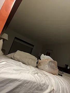 Snapshot of 1BeautyN1Beast chatting on November 2025 01:38:01 AM 1BeautyN1Beast online show from November 2025 01:38:01 AM