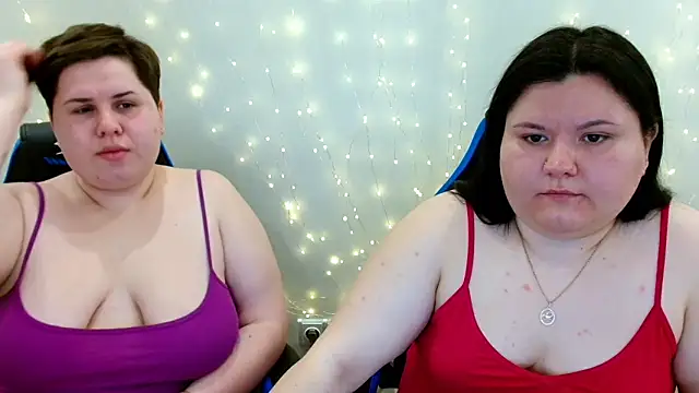 Snapshot of BeckyAndHellen chatting on April 2026 12:20:01 PM BeckyAndHellen online show from April 2026 12:20:01 PM