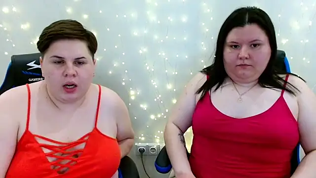 Snapshot of BeckyAndHellen chatting on May 2026 07:30:02 PM BeckyAndHellen online show from May 2026 07:30:02 PM