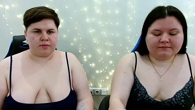 Snapshot of BeckyAndHellen chatting on May 2026 10:22:01 AM BeckyAndHellen online show from May 2026 10:22:01 AM