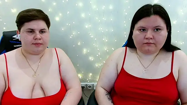 Snapshot of BeckyAndHellen chatting on May 2026 07:31:01 PM BeckyAndHellen online show from May 2026 07:31:01 PM